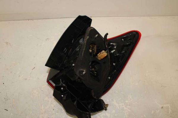 FEU ARRIERE GAUCHE TOYOTA YARIS 2017+ - Vue 2